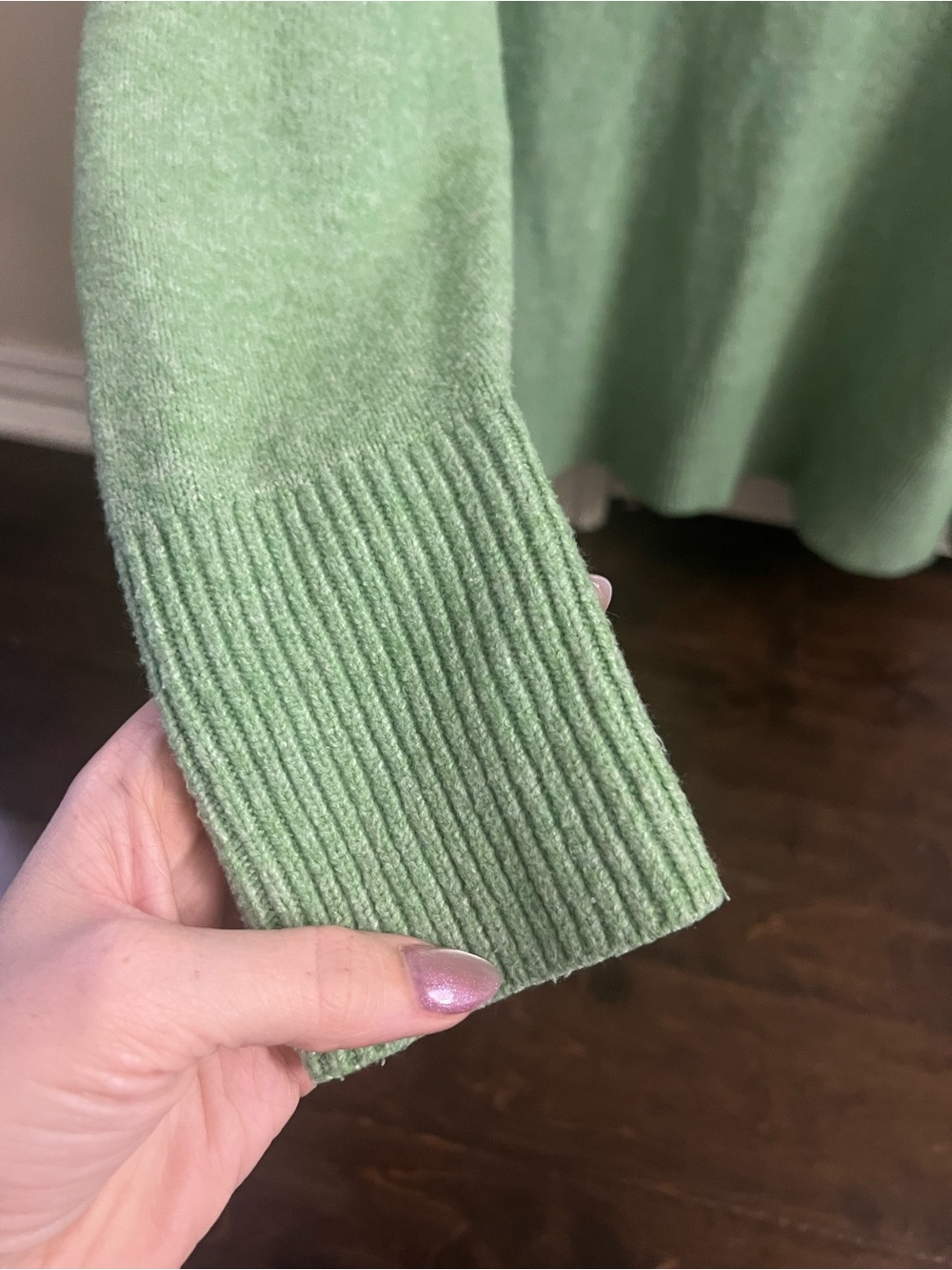 Aerie Unreal Green V-Neck Sweater Women's small - Picture 3 of 8